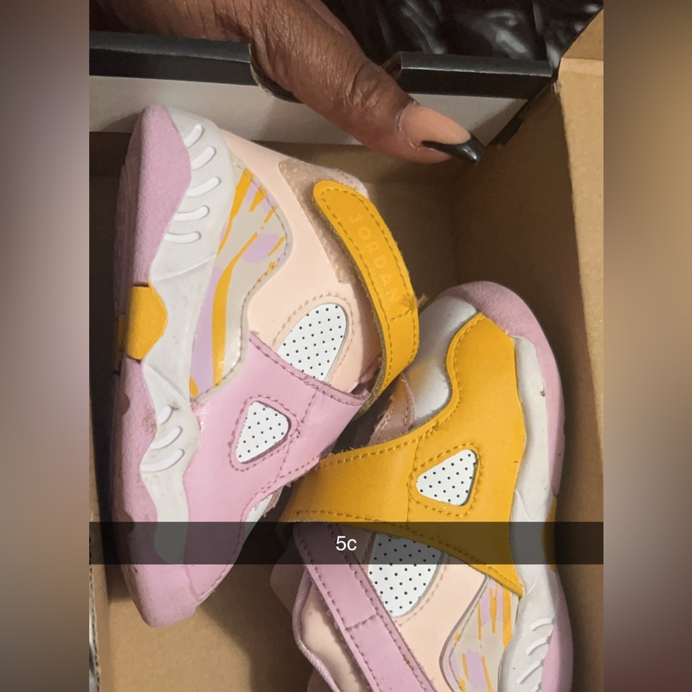 Gently use . No scuff …  semi new . Great condition. I can send video